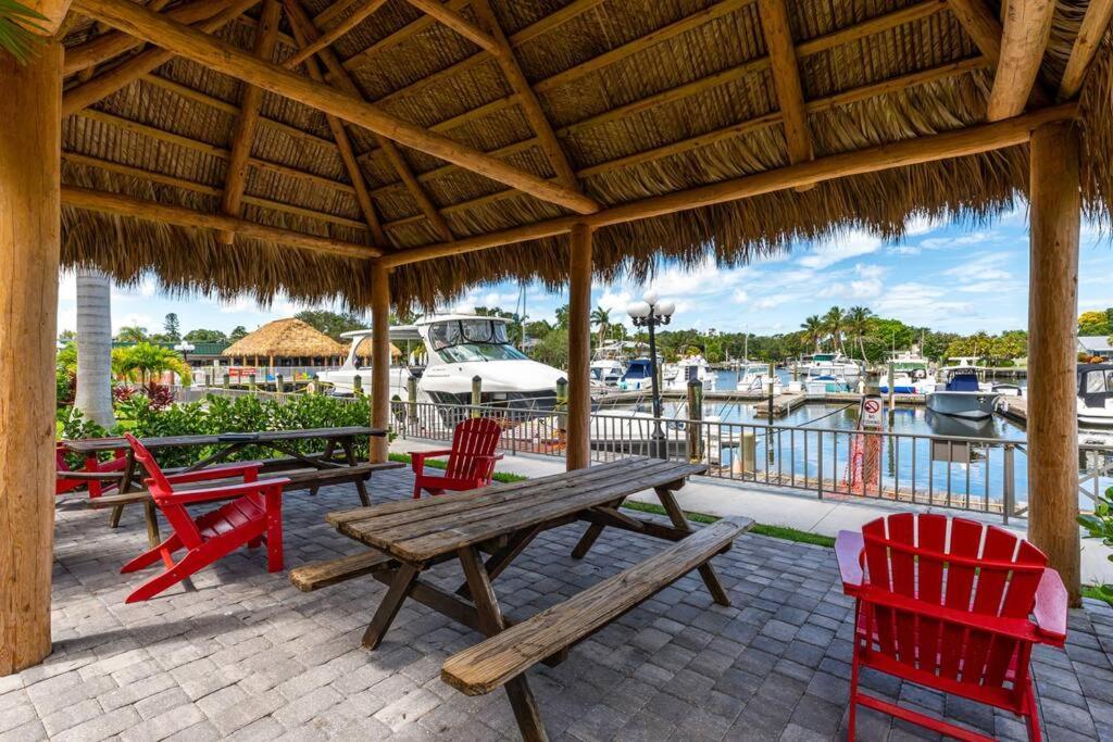 사라소타 Waterfront, Pool, Tiki Bar & Grill, Gym, Location! 아파트 외부 사진